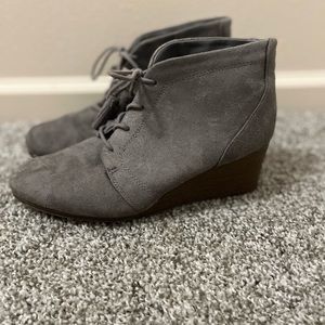 Grey booties with tassel laces